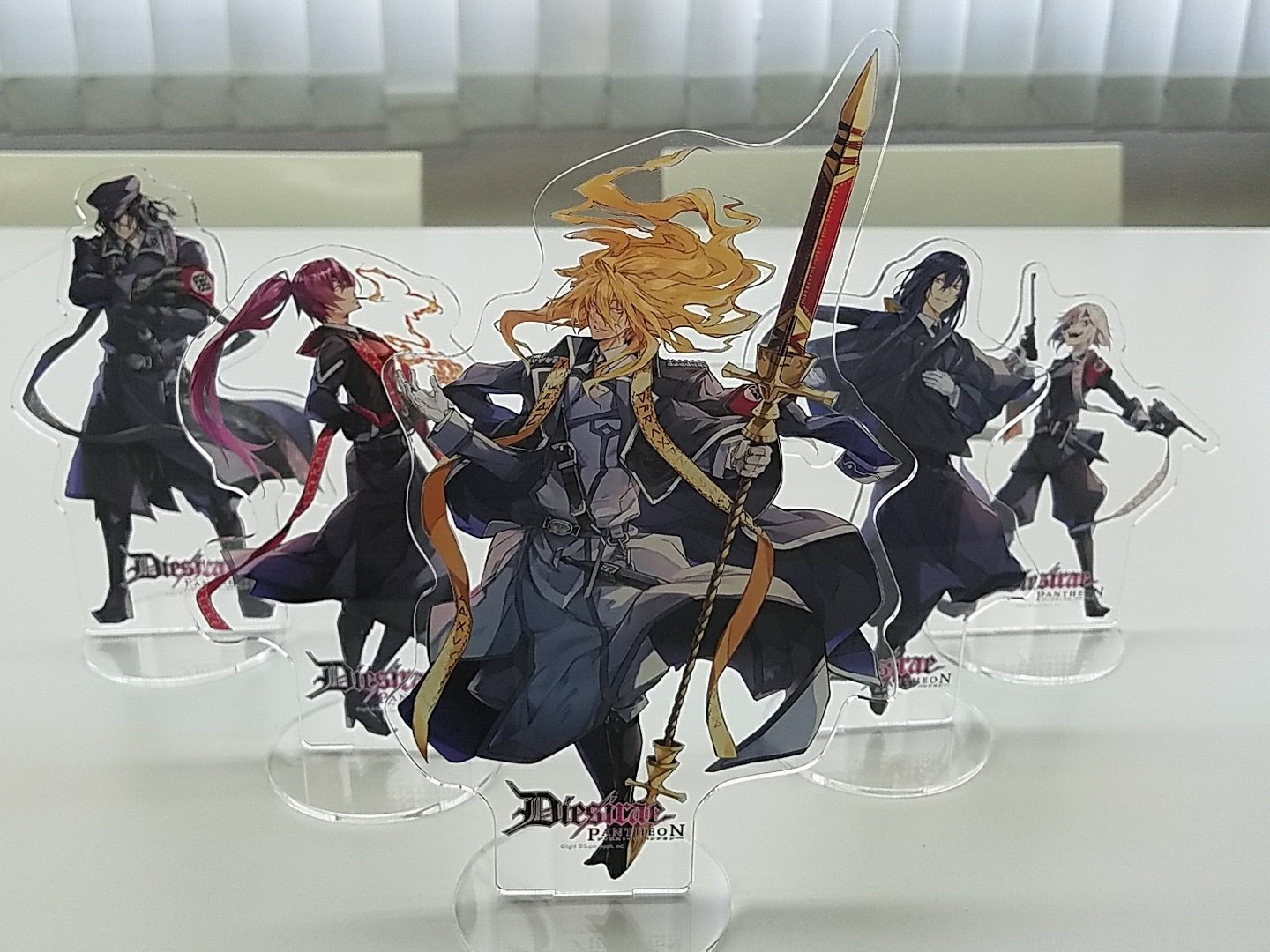 Dies irae PANTHEON アクリルフィギュア