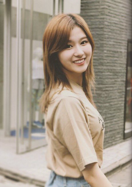 twcetozaki's tweet photo. @Vaporgency "Hello, I'm Minatozaki Sana (1996) TWICE's vocalist wanna join Vapor. Mind to verif me? #Vaporgency https://t.co/jDMQ5HzVsP
