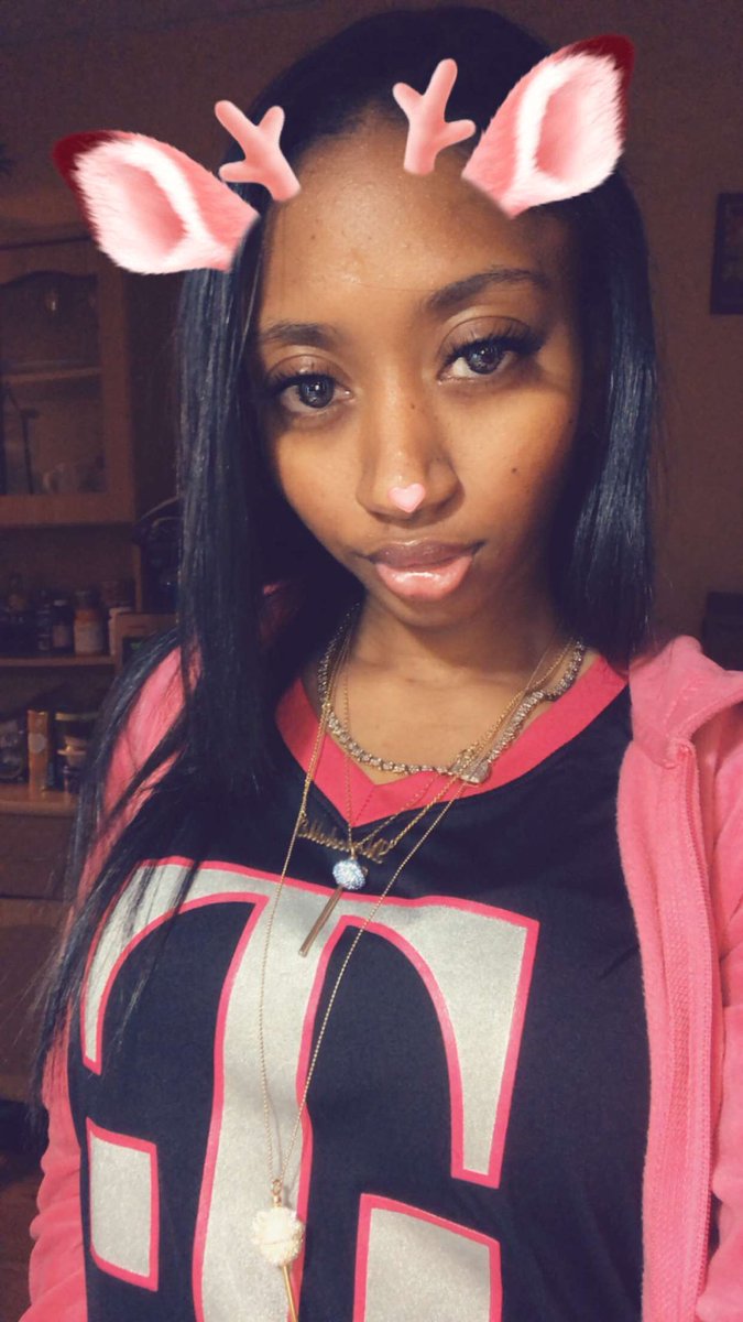 RinaLeee_'s tweet photo. At Home &amp; I Still Have On My Uniform 💞 https://t.co/ymiegExW34