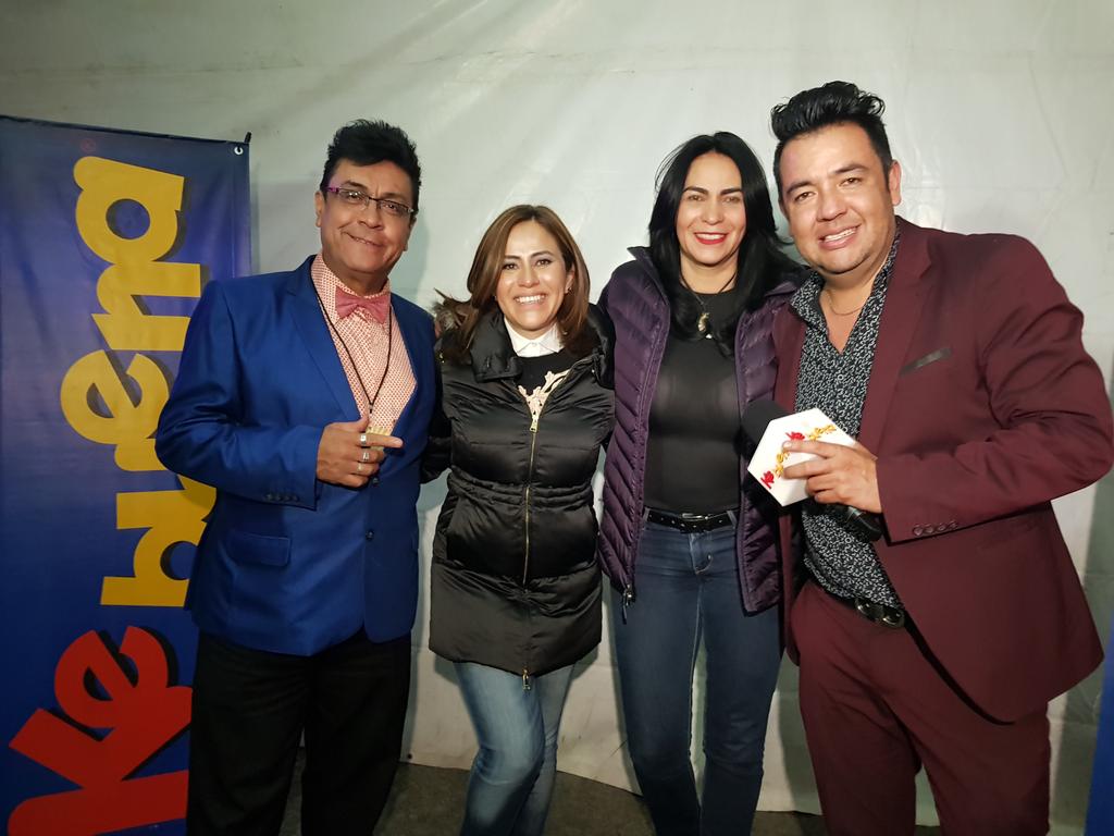 KarenQuirogaA's tweet photo. Una noche de baile en la
preposada con la @KBuenaRadioFM haciendo comunidad con mis vecinos  #PosadaKB https://t.co/11ELAZCU89