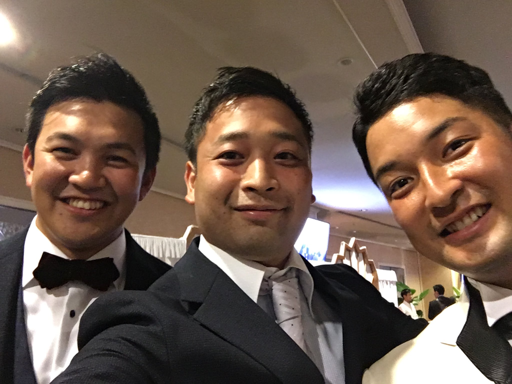Hiroki 日曜日は後輩の結婚式に招待して頂きました お嫁さんと末永くお幸せに なおも結婚式に参加 同級生が4人揃って最多勝おめでとうの記念写真 山川穂高とも色々と情報交換ができて良かった 結婚 嶺井 新郎 ベイスターズ Cs優勝 東浜 最多勝