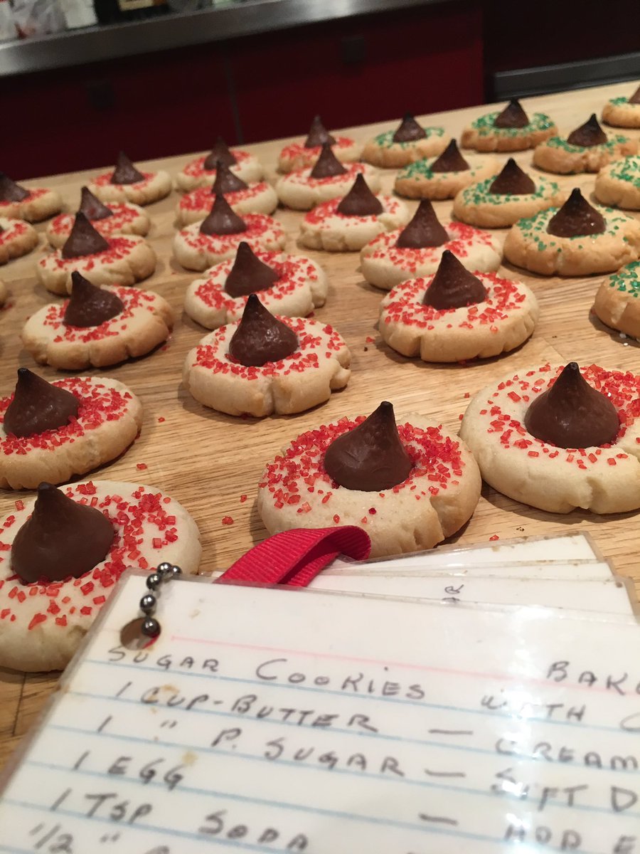 lizzwinstead's tweet photo. Day 6 #Lizzmas. This cookie recipe is from my Aunt MaryGene. My mom laminated family recipes so I could read her handwriting and carry on her memory in my kitchen. My Aunt died this year and Im bonding w my cousins knowing we are all baking this cookie. #punkrockmarthastewart https://t.co/b7qfj2Eyvl