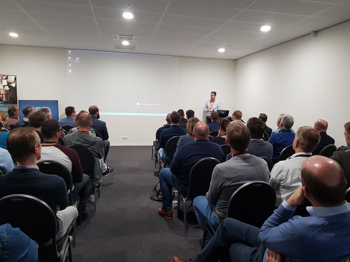 QuadiraSoftware's tweet image. Met @VoxVote vroegen we de zaal welke onderwerpen interessant zijn voor de #TipsenTrucs sessie. Rolf behandelt deze onderwerpen nu! #AdvancedFormsExperience17 Na de pauze verder met #workflow en #DigitalForms