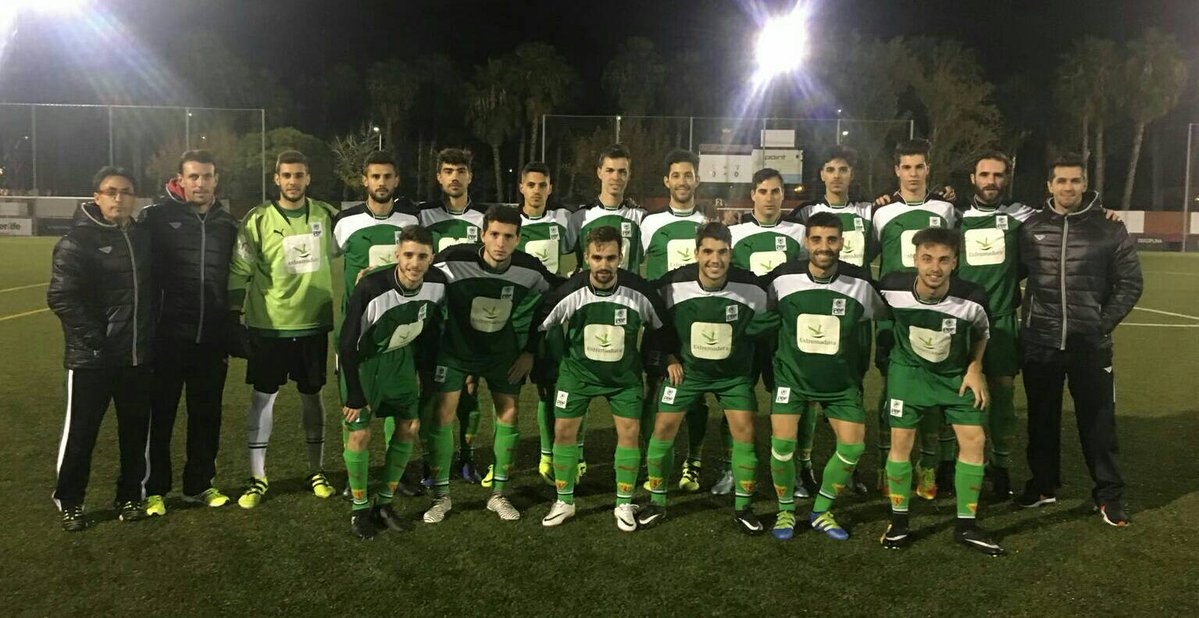 🛎Llegó el día, esta noche, nuestra #SelecciónExtremeña que participará en la #CopaRegionesUEFA🏆 emprende viaje a tierras catalanas. Deseamos un buen trayecto a toda la expedición y buena suerte en los partidos ante <a href="/FCF_CAT/">Federació Catalana de Futbol</a> y <a href="/fedfutnavarra/">Federación Navarra de Fútbol</a> #Extremadura💚⚪️🖤