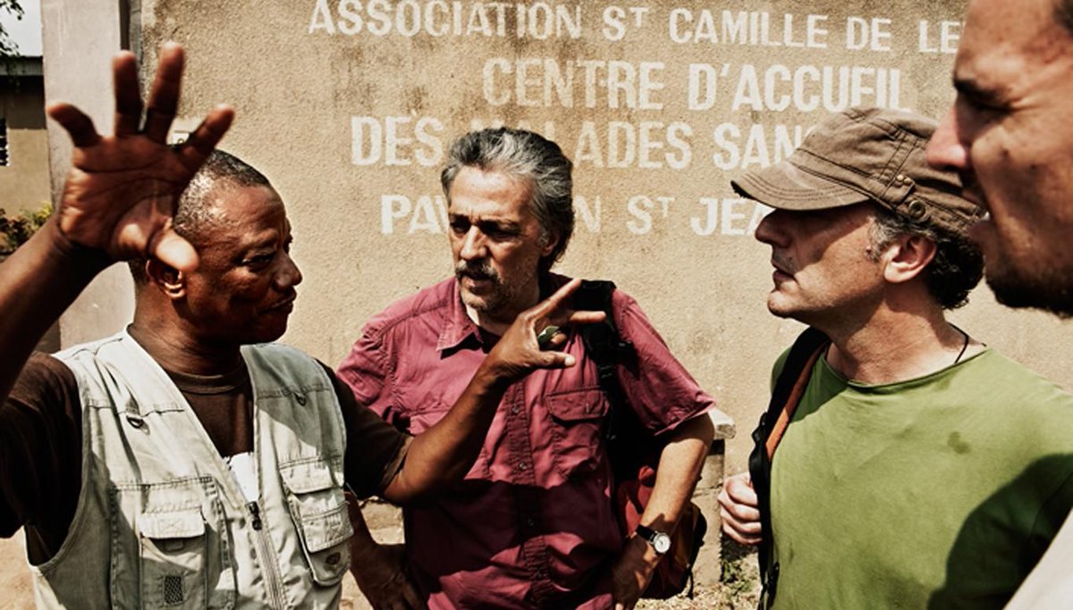 Versos & Reversos tweet media