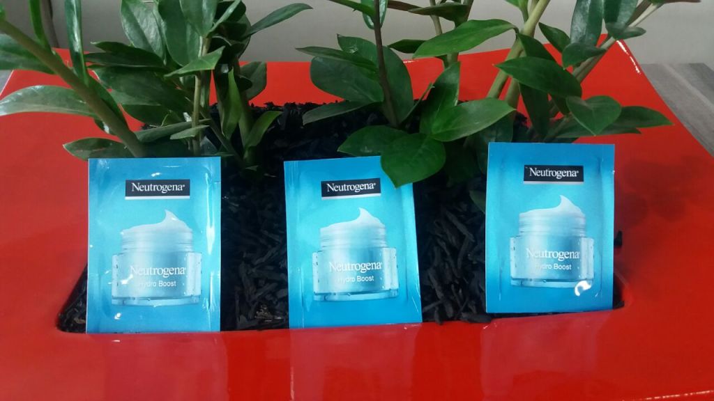 PreciousDipsy's tweet photo. Neutrogena® Hydro Boost Water Gel Moisturizer https://t.co/vKTd6YYqKo https://t.co/5xw6GZiRrL