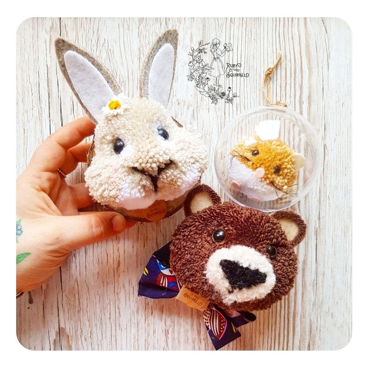 Havent tweeted in a while! Follow me on instagram &amp; facebook. #pompom #diykits #fiberartist #imback #giftideas #eshopsuk #HandmadeChristmas #handmade #shophandmade #etsyshop #Christmas2017 #backontwitter #rubyandthesquirrel #pomityourself #handmadeintheuk