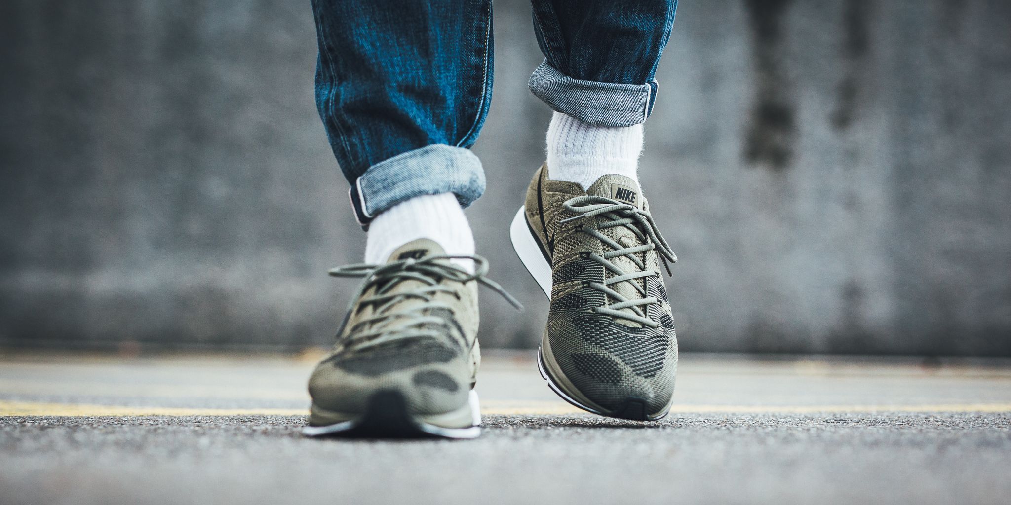 flyknit trainer medium olive