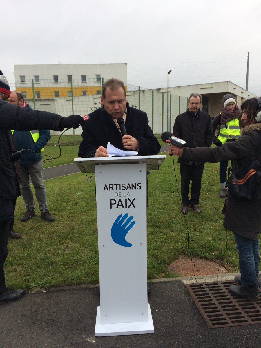 [ConfPresse] #PaixenPaysBasque
<a href="/max_brisson/">Max Brisson</a>: « J’ai été marqué, touché par un change long, puissant avec les représentant.e.s du collectif des prisonnier.e.s. Les propos qui ont été tenus m’ont donné confiance quant à un avenir basé sur la réconciliation. » #9DecPARIS