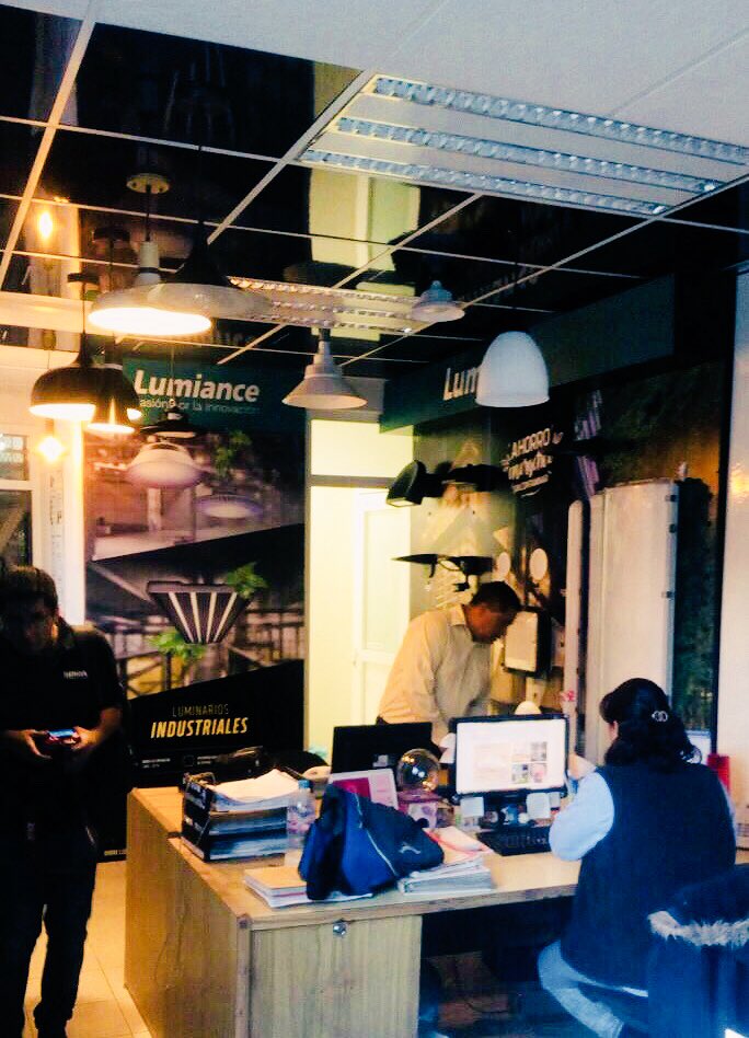 FOSAR_'s tweet photo. 😄 Estamos estrenando Show Room dé Lumiance en la sucursal Sur de CDMX para que nuestros clientes y amigos vean los diseños y la calidad Lumiance. 💡 En #Fosar Iluminación solo distribuimos marcas de Calidad y prestigio en Iluminación. ✨ Visítanos en : https://t.co/dVFLHVpcQK 😉 https://t.co/UqXBNkVts9