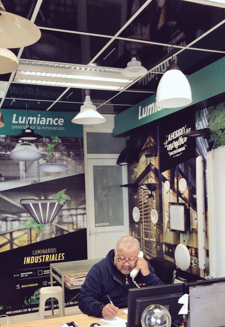 FOSAR_'s tweet photo. 😄 Estamos estrenando Show Room dé Lumiance en la sucursal Sur de CDMX para que nuestros clientes y amigos vean los diseños y la calidad Lumiance. 💡 En #Fosar Iluminación solo distribuimos marcas de Calidad y prestigio en Iluminación. ✨ Visítanos en : https://t.co/dVFLHVpcQK 😉 https://t.co/UqXBNkVts9
