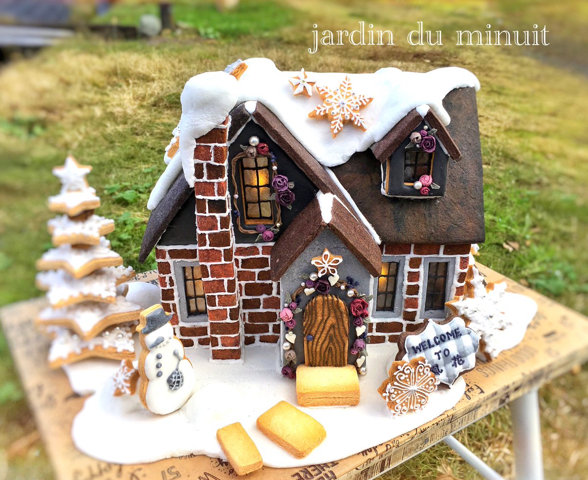 Jardin Du Minuit ジャルダン デュ ミニュイ Auf Twitter 今年制作したクリスマスのお菓子の家 ヘクセンハウス です 全てクッキーとアイシングのみで出来ています フラワーショップ 風花 様にて展示して頂いております ヘクセンハウス ハンドメイド