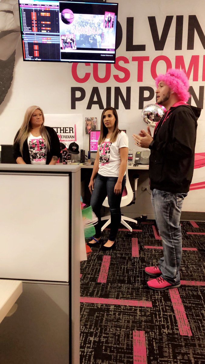maira8pizza's tweet photo. #candid #FacebookLive #Uncarrier #208TEX #TMobile https://t.co/AC9S4TvybV