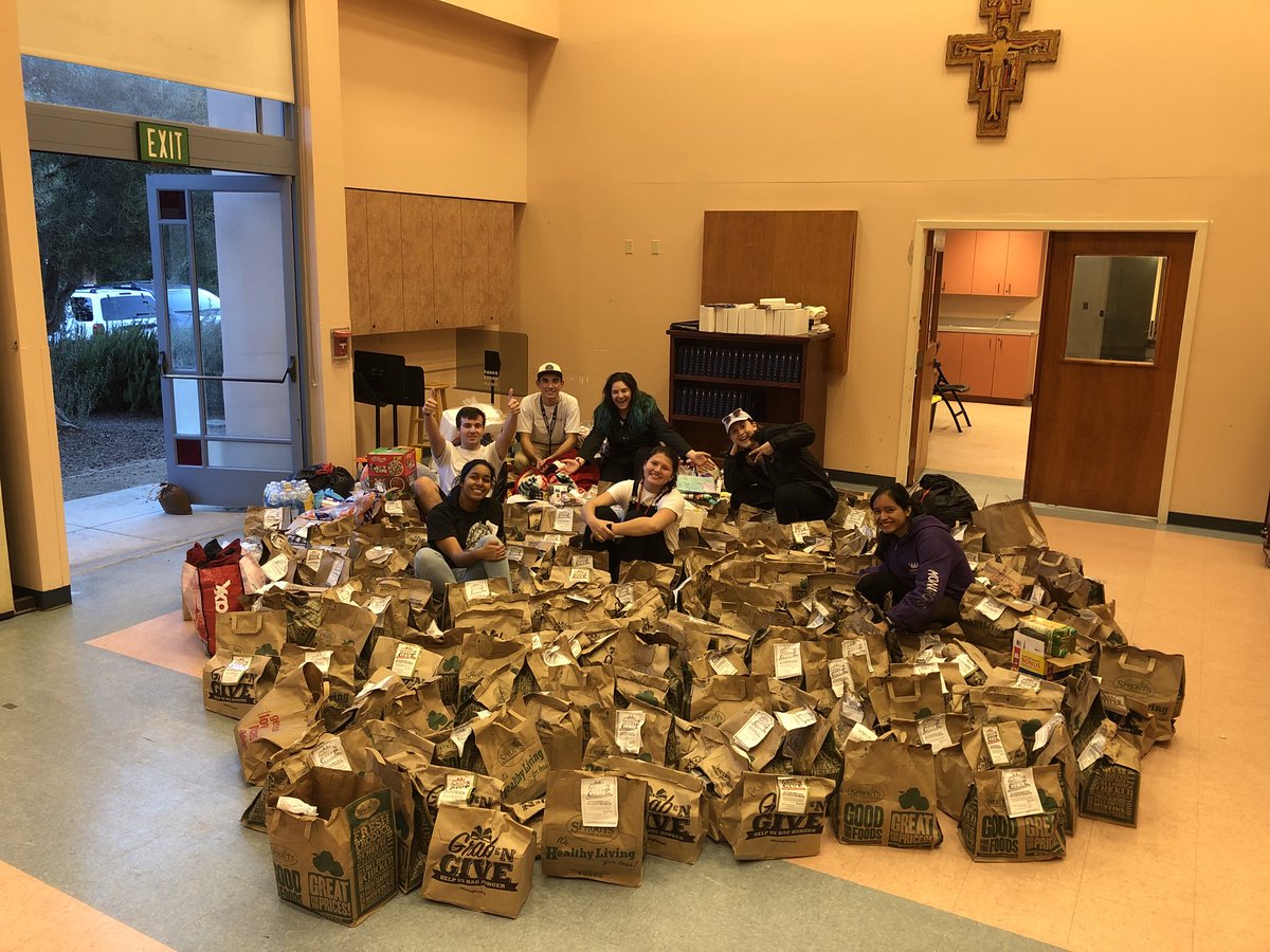 torinardoni's tweet photo. everyone please remember, every little contribution helps! look what 7 Camarillo teenagers did in 7 hours. do whatever you can no matter how small you think it is💗 #staystrongSoCal #Staysafe https://t.co/TRoEkKVBrt