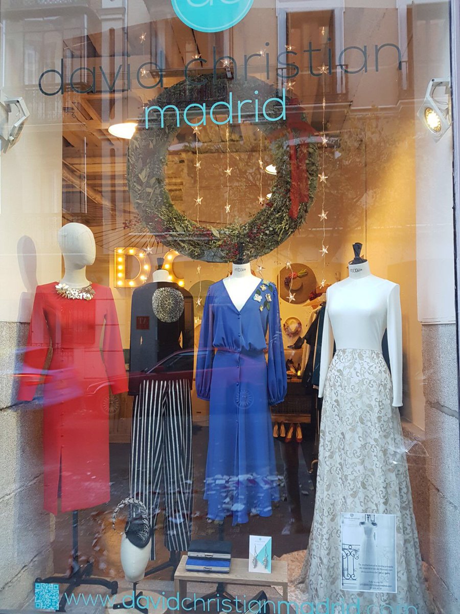 Llega la Navidad a #almirante18 ❤️✨Hoy abrimos en el horario de siempre, os esperamos!  #Davidchristian #shopping #navidad #escaparate