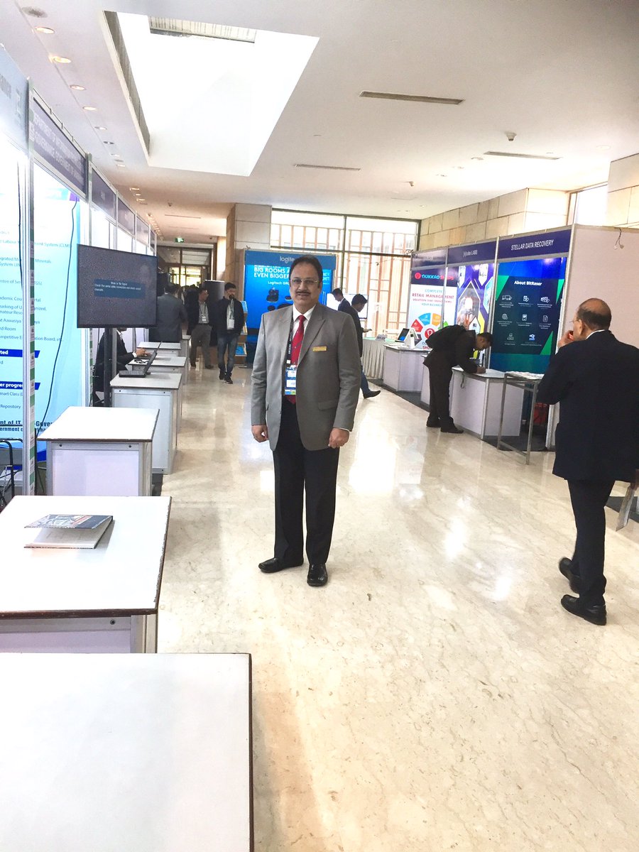 DrDebM's tweet photo. #DigitalTransformation #Infocom2017 #Infocom https://t.co/umZOmnIdhu