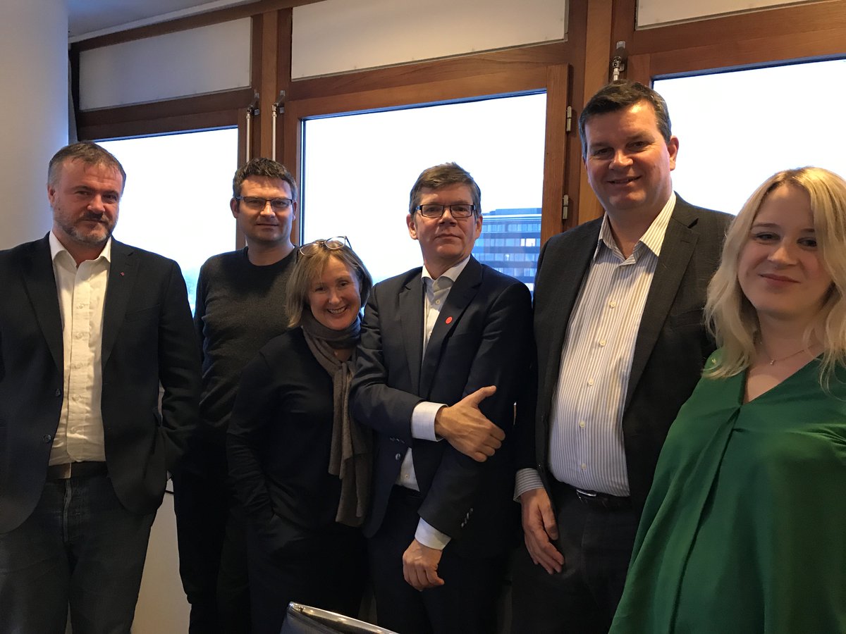 Takk for et godt møte i går rektor Svein Stølen og prorektor Gro Bjørnerud Moe ved Universitetet i Oslo! Rektoratet tok opp hovedsatsingene til Uio, og LO presenterte de viktigste temaene for LO innenfor høyere utdanning, forskning og innovasjon.