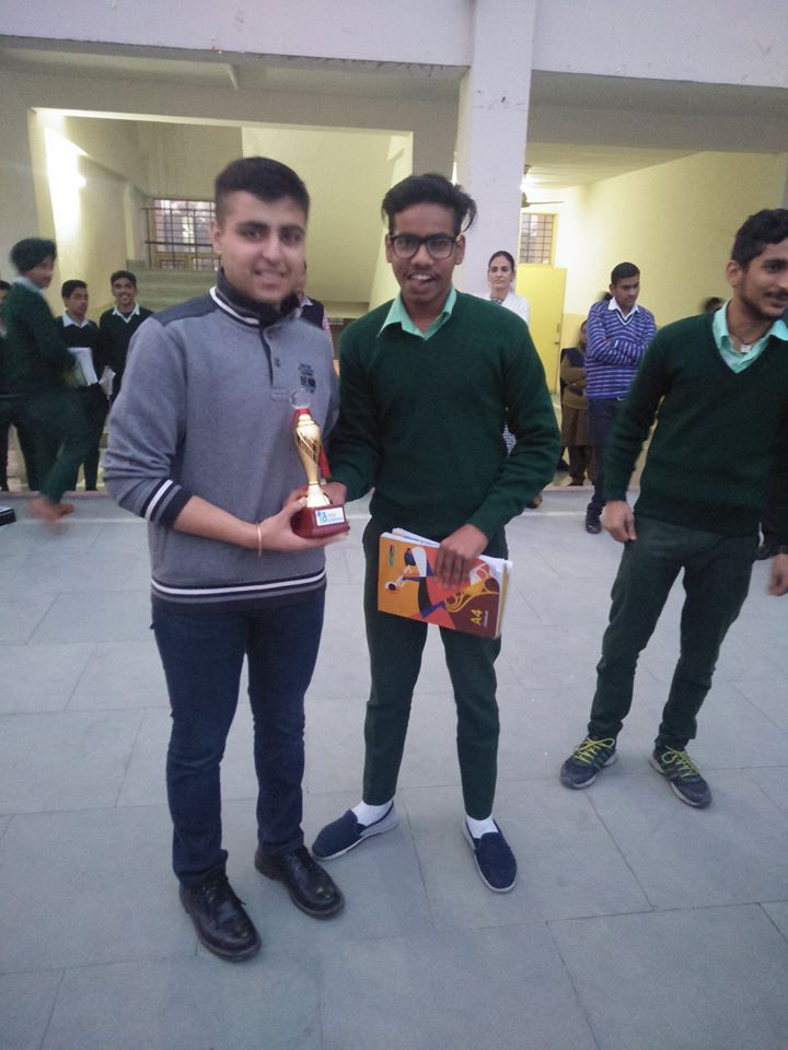 IndusAcademics's tweet photo. Seeing hard working students gain success in their endeavors always gives us immense joy &amp; pride. Siddharth Sharma (AIR 25 in TES17) meets the current students of Indus.Wish you luck Siddharth for a very bright future. Your interaction with our other students motivated them a lot https://t.co/e6KhXeVv5W