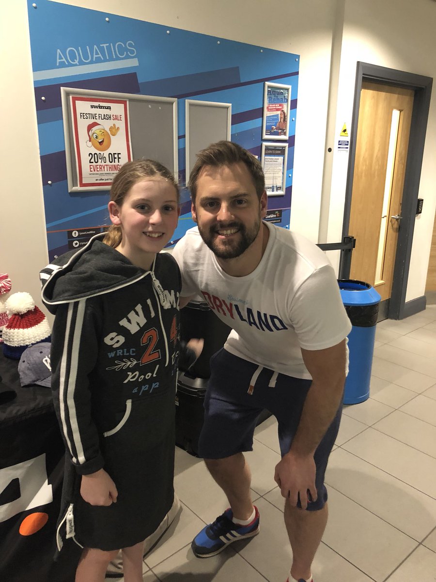 MrsR_77's tweet image. Hannah loved meeting @LiamTancock at the weekend. #Swimziaddict #backstroker #AimHigh