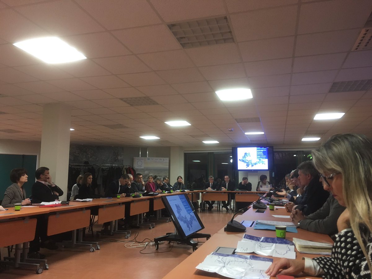 IgorTVillejust's tweet photo. Réunion matinale à l'invitation de l'#ADEZAC dans les locaux @comParisSaclay Les chefs d'entreprises de notre territoire particulièrement attentifs à la bonne mise en œuvre de la #ligne18 outil de transport essentiel au bon développement de #Paris-Saclay #assoLigne18 #L18 https://t.co/2SgbuNfgQx