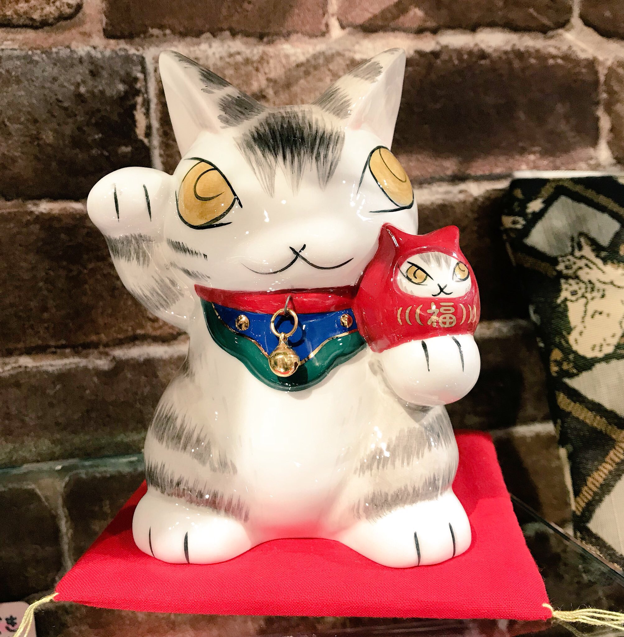 激レア★わちふぃーるど★ダヤン 限定品 陶器製招き猫貯金箱30周年記念 激レア☆わちふぃーるど☆ダヤン 限定品 陶器製招き猫貯金箱30