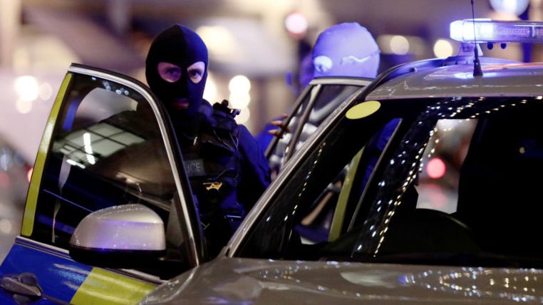 Leonbridge3's tweet photo. Record 400 terror arrests in a year - Home Office figures show https://t.co/IffSexABz3 https://t.co/qV4MTBnT5A