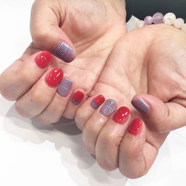 ネイルスタンド ツメコ 閉店カウントダウン いよいよ新宿マルイ アネックスのツメコ閉店まで今日入れて7日となりました 涙 土日にツメコ施術できるのは今週末だけ 今施術すればクリスマスは華やかネイルに 今月人気デザイン 予約 T