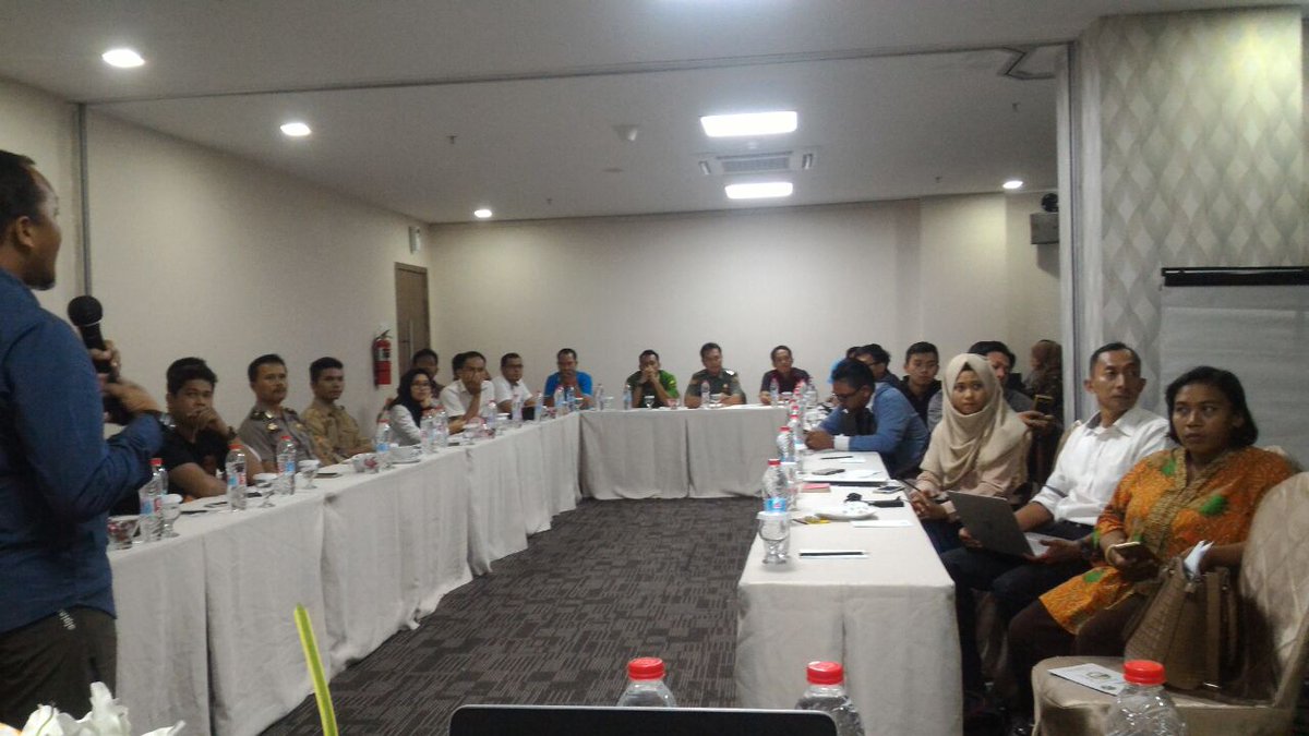 SumatranTigerID's tweet photo. Sumatran Tiger Project hari ini melaksanakan pelatihan advokasi bekerja sama dengan Taman Nasional Berbak Sembilang dan Project Implementation Unit di Hotel Odua, Jambi. #WeAreTigers #SaveSumatranTigers #TigerUpdate https://t.co/flc7rC3l4j