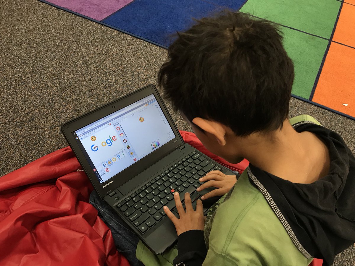 MissKeffer's tweet photo. We’ve been so busy this week that I haven’t gotten to tweet all our #hourofcode adventures! Our Google Doodles were amazing! I was a very impressed teacher today! #cvcode @CajonValleyUSD @avocadogators #room15andme https://t.co/T0Ha3uNhIZ
