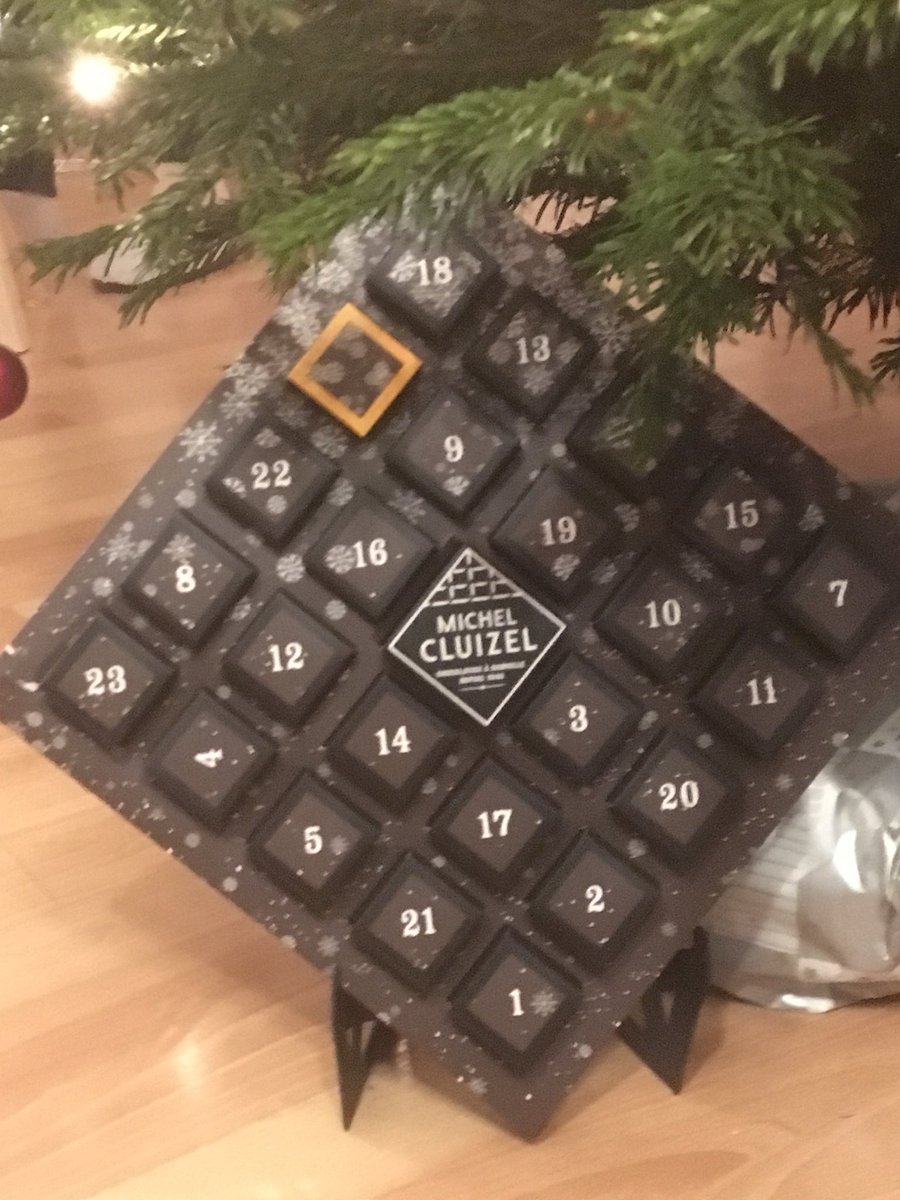 MathieuQuirin's tweet image. Meme avant #Noël les entreprises @labelepv sont déjà sous le sapin! Bravo à @MichelCluizelFR pour ce magnifique #calendrierdelavent 🎅🏻 🎄