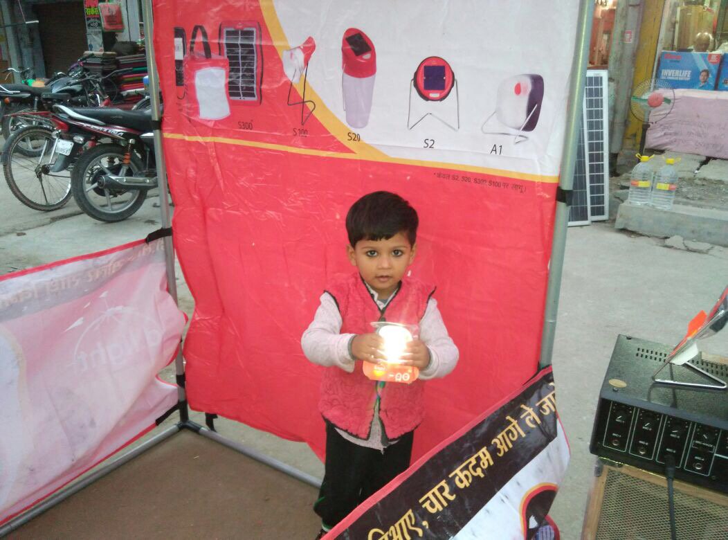 priyankarya08's tweet photo. "d.light aiding young steps to A Brighter Future" #Sankalp17 #dlightdesign @dlightdesign https://t.co/uHrhxQNwA5