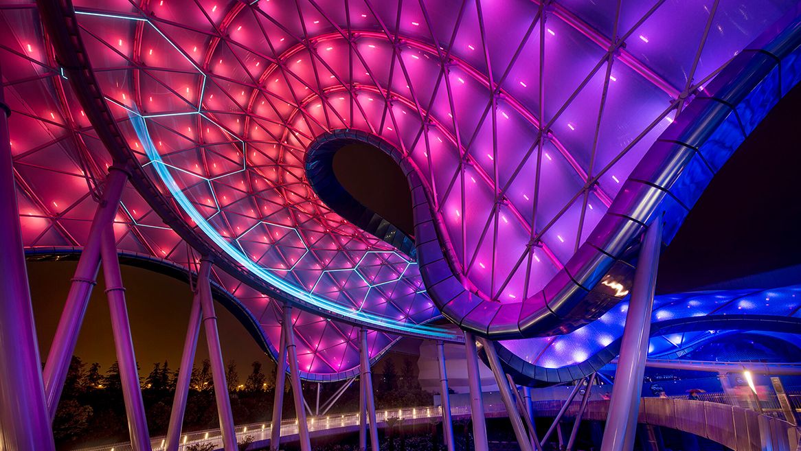 Watch how Shanghai Disney's "Tomorrowland" was designed with VR: bit.ly/2AeCISb #construction #VR #Disney #innovation