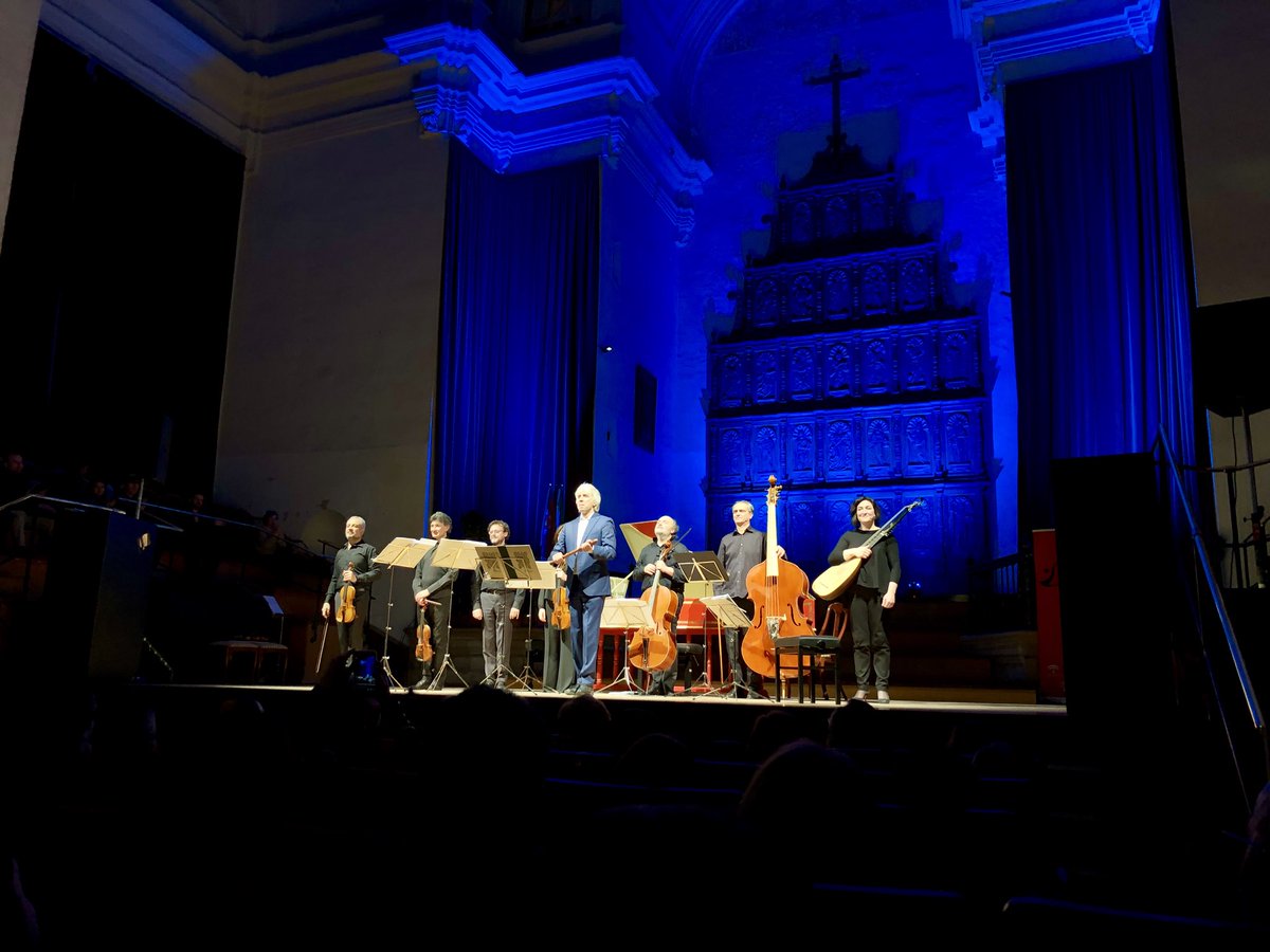 extremera_javi's tweet photo. Bellísimo e inolvidable el concierto de ayer en el @Fest_UbedaBaeza de la mano de #ilgiardinoarmonico y ese virtuoso flautista de Hamelin que es #GiovanniAntonini dedicado al aniversario #Telemann250 @cndm_inaem @amoral07 https://t.co/G89ZENP0c4