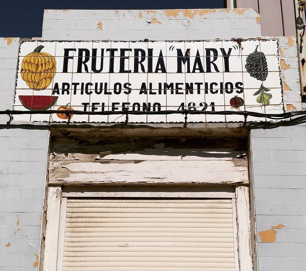 santatipo's tweet image. Frutería "Mary". Artículos alimenticios. Teléfono 4621 // #tipografia #rótulo #letras #santander #santatipo #tiposcallejeros #typography #signs  #letters #type #typefinder #signgeek #signaddict #signporn #vintagesigns #storesigns  #streetphotography #str… ift.tt/2B8FOa9