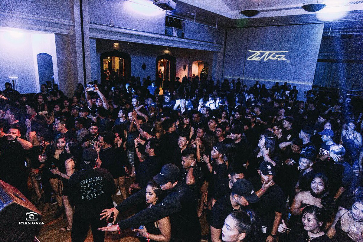 WHOISJPARADISE's tweet photo. I'm having withdrawals...#ALLBLACK2017 was insaneeeeee. My biggest annual ballroom project to date.

#ALLBLACK2018 

⬛️COMING SOON ⬛️

FAV/RETWEET if you're looking forward to the next event. Much Love https://t.co/5BLIx38e47