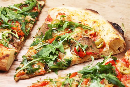 HowardsFood's tweet photo. We're open 9am-9pm today if you're out + about for Stokesley Sparkles! 2 pizzas + 2 drinks £20 plus our a la carte + Market Menu 4.45-6.45 too https://t.co/bQYHnBgdVE