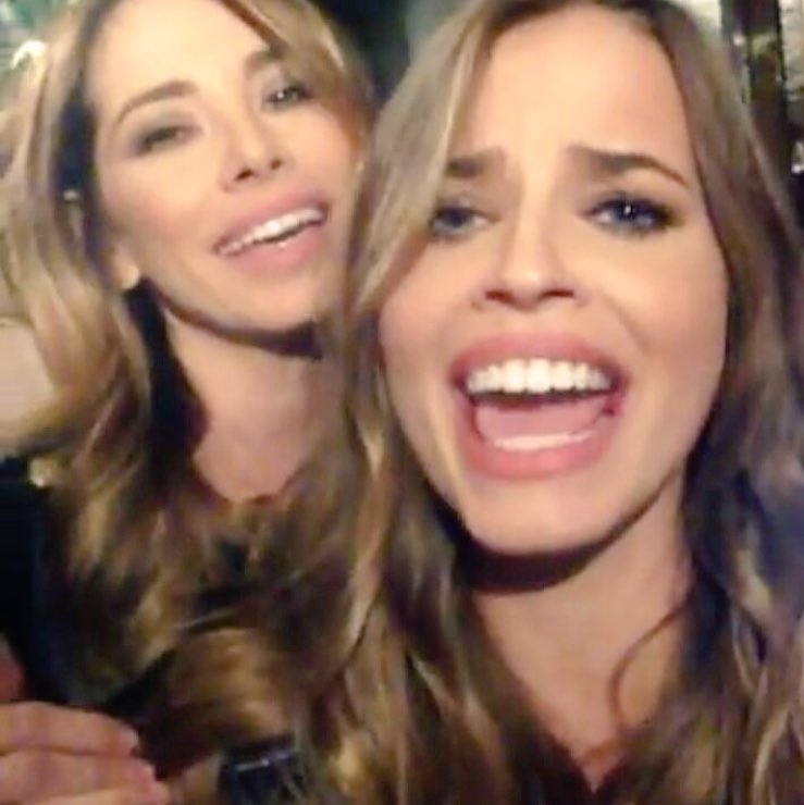 LamaDramaqueen2's tweet photo. Ma io le adooooro 😍😍 

È troppo bello vederli tutti insieme anche fuori!
Chiamerei  Aida e Ivana il 
"Team Culito" 😂😂😂
 #GFvip #ivana #aida #ciccia #culito https://t.co/sI03ZFwdDL