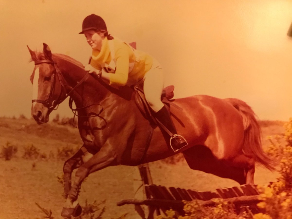 AnnetteGately's tweet image. Found this old photo , haven’t seen it for over 35 years! Now pride of place on fridge! #Happy memories