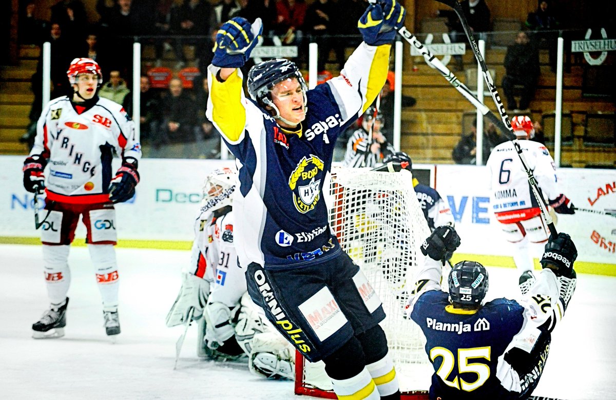 VPsporten's tweet photo. Boro-centern jubilerar: ”Hade varit häftigt med en kvalserie igen” https://t.co/KTMYp5BYYD https://t.co/oKTrIz7zYn