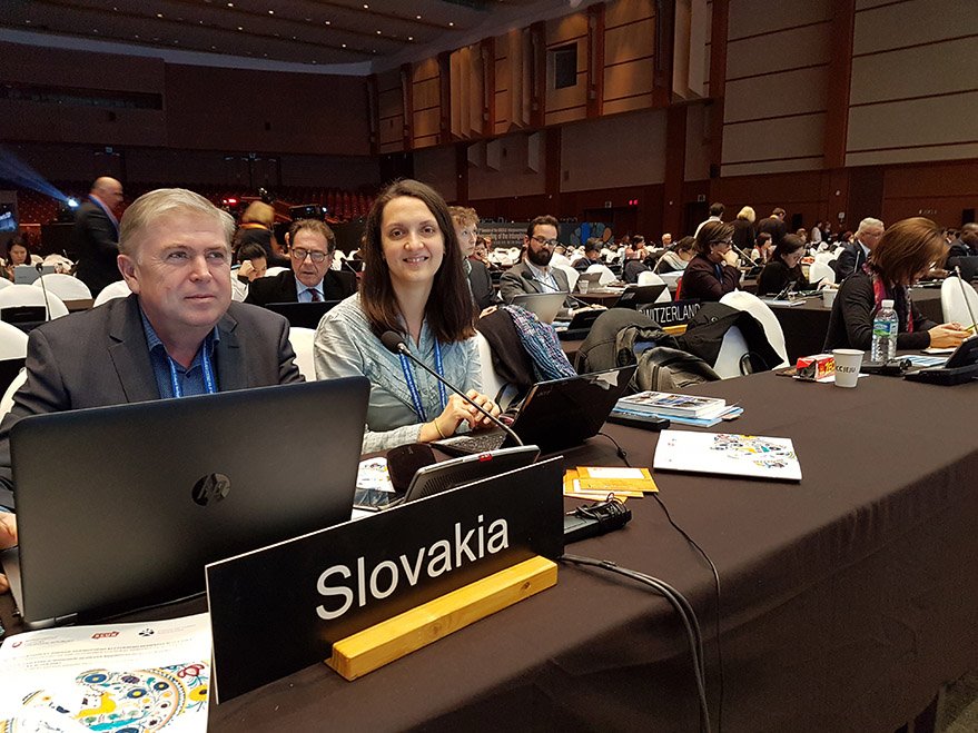 bit.ly/2BQ6FF7 Horehronský viachlasný spev bol zapísaný do Reprezentatívneho zoznamu nehmotného kultúrneho dedičstva ľudstva UNESCO. :)