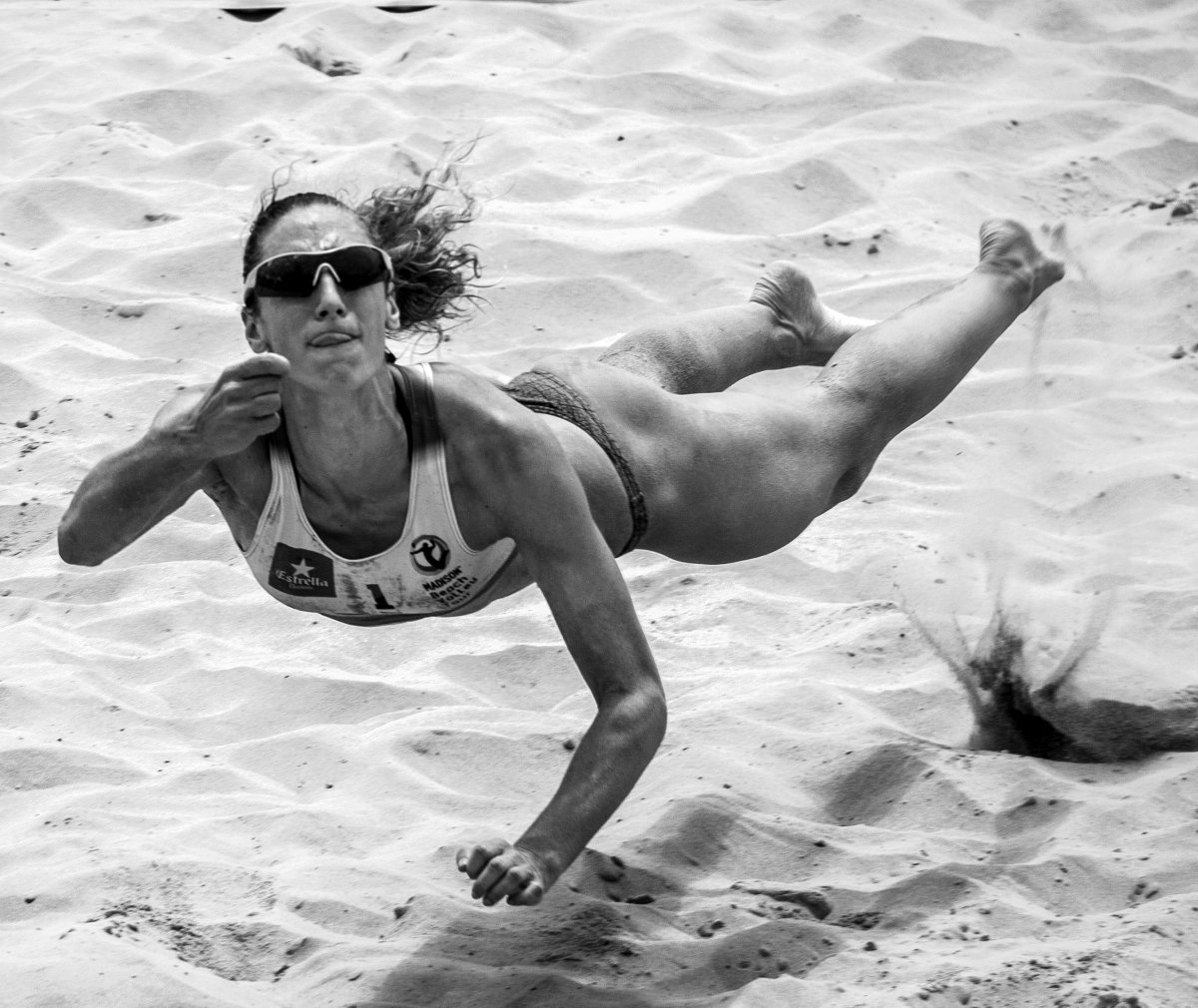 No te pierdas la entrevista a <a href="/nuriabouza/">Nuria Bouza Ferreiro</a> “Hay muchas situaciones en el deporte de incomprensión, por eso es importante ser fuerte psicológica y emocionalmente”
goo.gl/RScTXg #VoleyFemenino #gotzamblog #vooamagazine #campeona