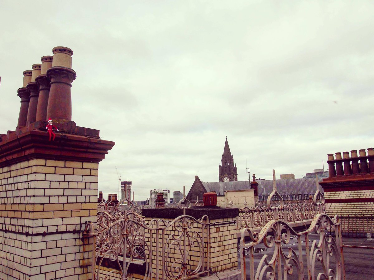 MidlandMCR's tweet image. Our guest has taken it upon himself to do the Health and Safety checks of the hotels chimneys to make sure Santa will be able to make his way down without too much bruising. #ElfOnTheShelf