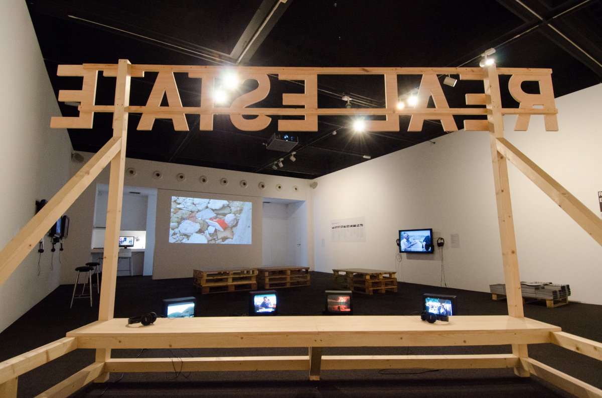 BolitGirona's tweet photo. #Exposicions #PropostespelPont Vine als espais del Bòlit i podràs descobrir la força de les imatges de Mayte Vieta a "Irrepetible" o acostar-te a la realitat de "Jerusalem ID" de la mà de Domènec i Mapasonor https://t.co/FZmKEY24Hy https://t.co/K25LwZjoOO