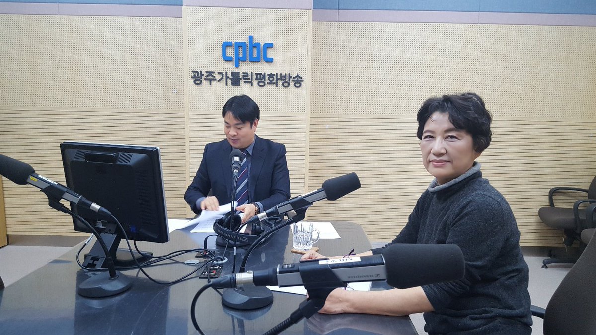 kjpbc's tweet image. 프로그램 다시 듣기 ==&amp;gt;&amp;gt;bit.ly/2AW5C99
‘열 길 물속을 알아도 한 길 사람 속은 모른다’는 속담이 있는 걸 보면, 마음에는 길이도 있는 것 같습니다. ‘마음 깊이 반성 한다.’라는 말을 들으면 마음에도 
깊이가 있다는 것을 알게 됩니다.