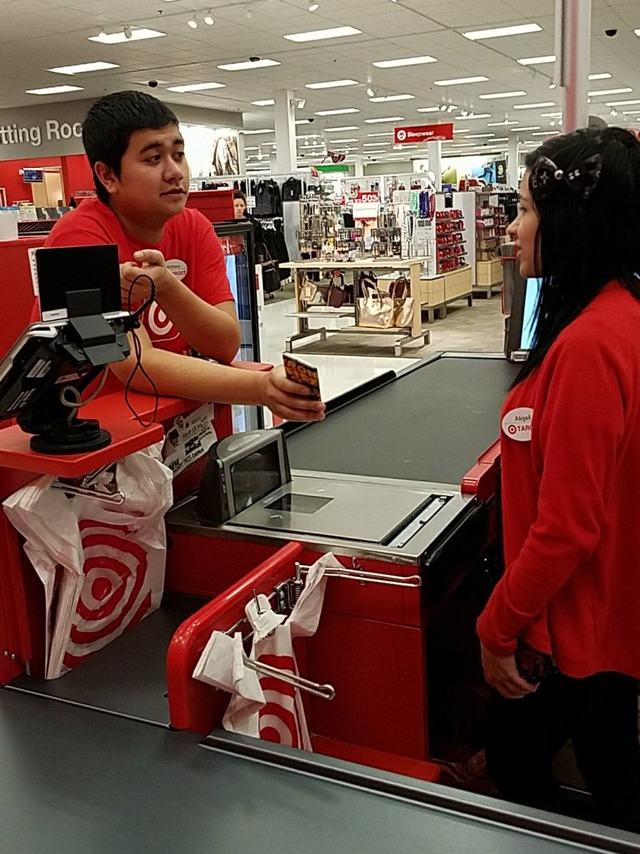 Caught in the act! GSA Anthony educating the team on all the benefits of using the Target Wallet #teachingtheexperience #110hGr8 <a href="/rlomtg12/">Robert Lombardi</a> <a href="/CamilleGroark/">Camille Groark</a> @ETLjustinLOG <a href="/nicoleneubauer3/">Nicole Neubauer</a> <a href="/CourtneyCook726/">Courtney Cook</a> <a href="/ETL_Amanda/">Amanda Christie</a> <a href="/Sperto/">Roberto Lopez</a>
