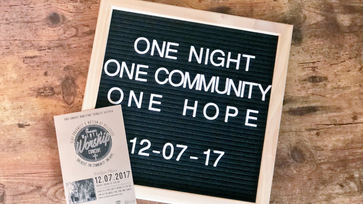 cfavictoriatx's tweet photo. #CFAWinterWorship tonight Pre-Party beginning at 5:30PM with games, giveaways and a chance to win FREE Chick-fil-A for a Year! FREE Concert begin at 6:30PM ❄️✨ https://t.co/z67koeBoYA