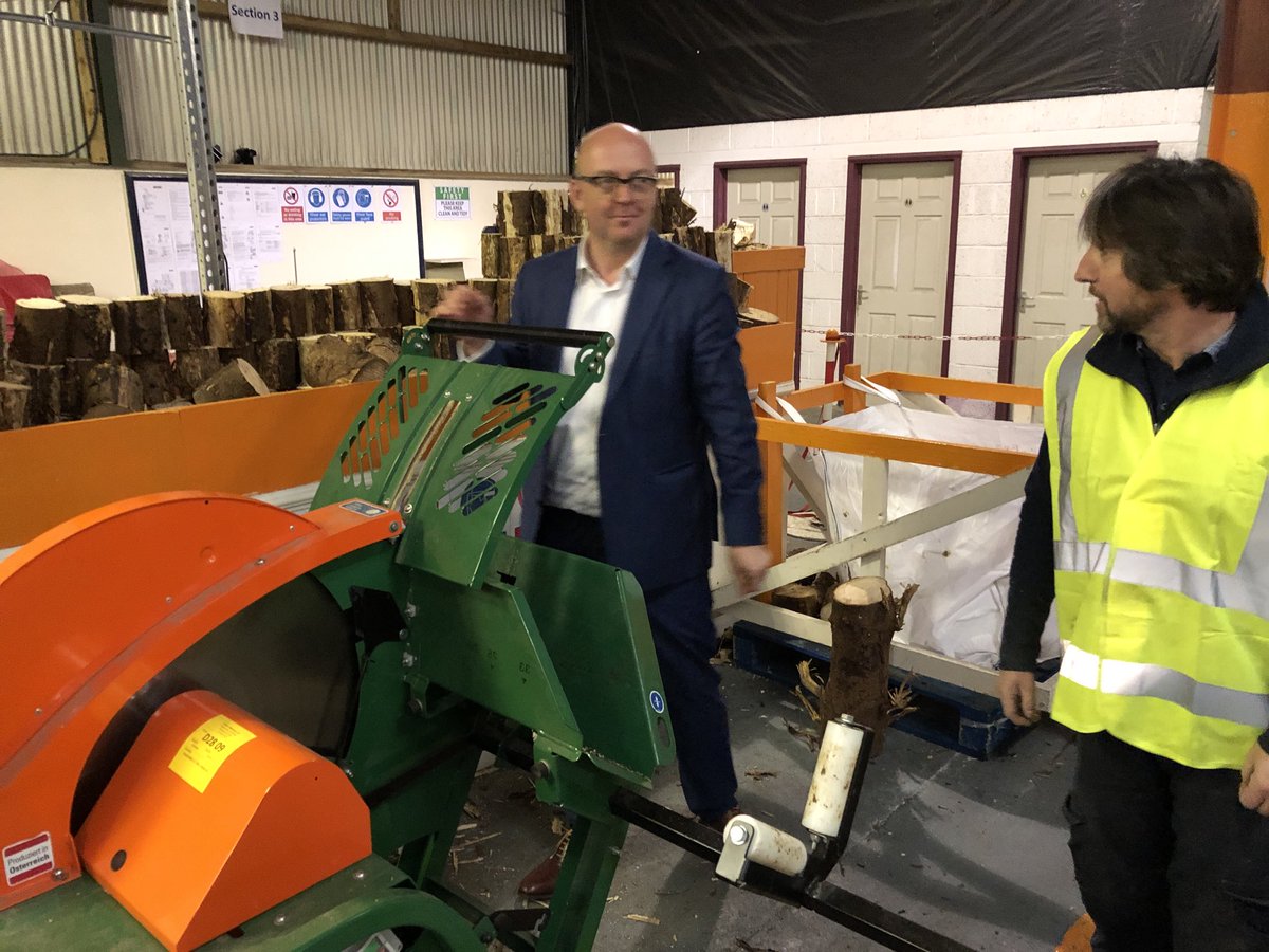 MattBirdGlobal's tweet photo. Amazing visiting Causeway Coast #Vineyard, Coleraine, Northern Ireland) #socialenterprise #LinkLogs &amp; learning how to cut logs! @CinnamonNetwork https://t.co/UnyP3VwwJo