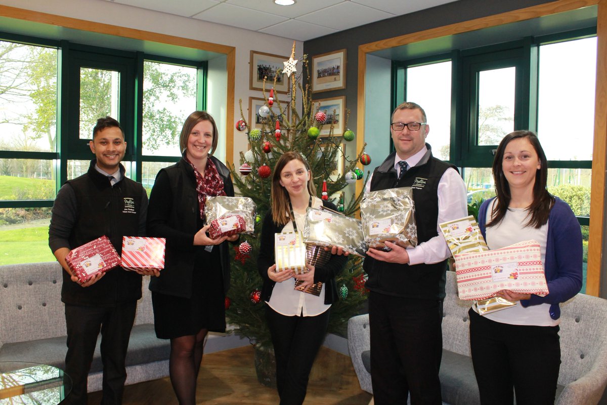 LeicsCares's tweet photo. Fab team effort from all the staff at Melton Foods for collecting nearly 200 presents for Toys on the Table #samworthbrothers #csr #festivechallenges https://t.co/taqKDeECUO