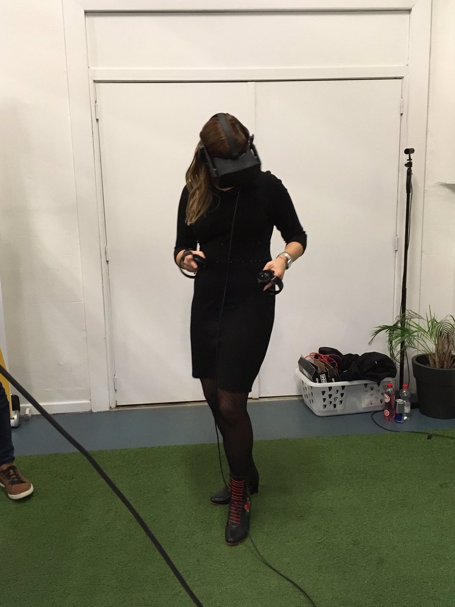 JobfactoryTM's tweet image. De eerste mensen waagden zich al aan de VR en waren het unaniem eens: SUPER! #vokatalentenmarktME @VokaKvKMechelen