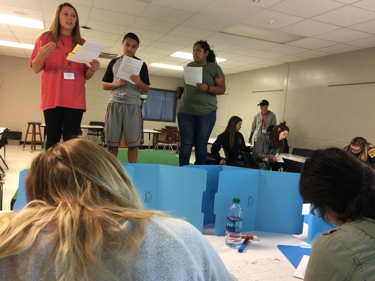 EHHSVikings's tweet photo. Mr. Burle’s class in @Studio113_EHHS participating in “The Trifecta” interactive learning structure. https://t.co/E4ManjGBVt https://t.co/3k0oiVe93o